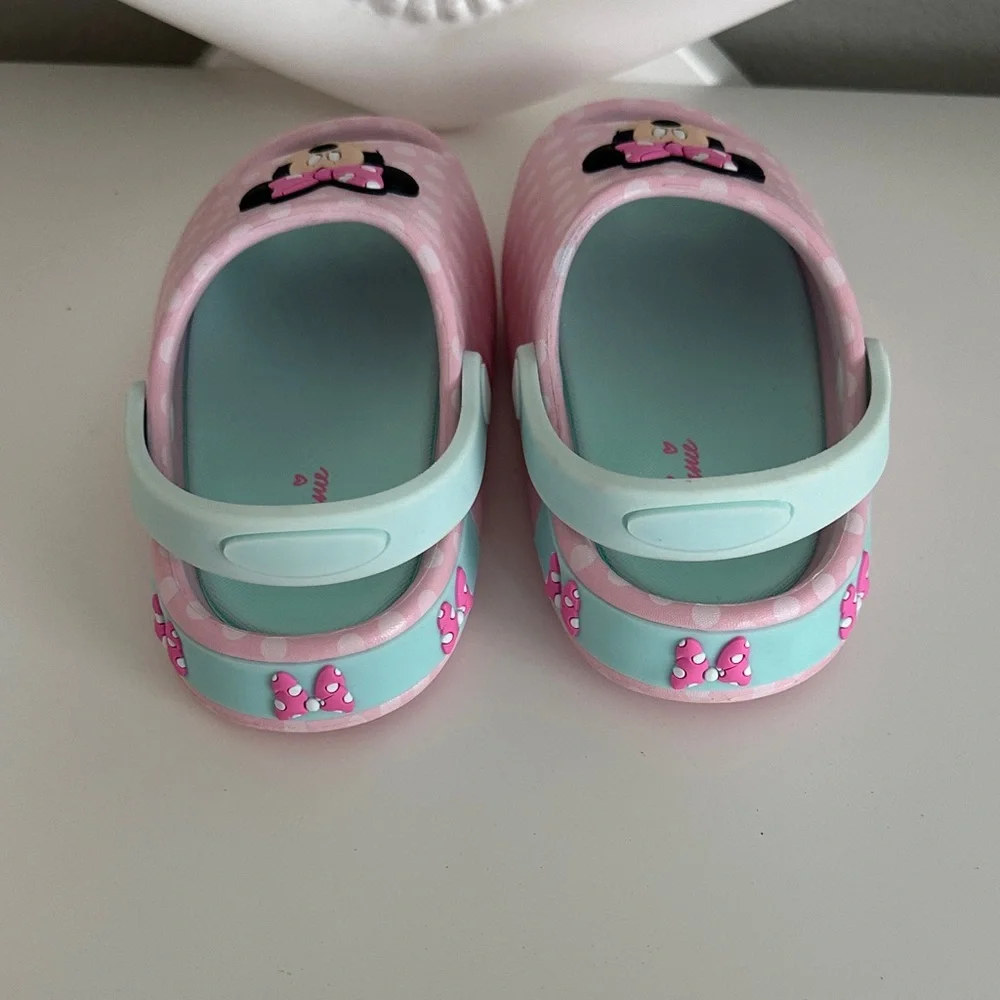 Kids Pink Polka Dot Minnie Mouse Sandals - Picture 3 of 4